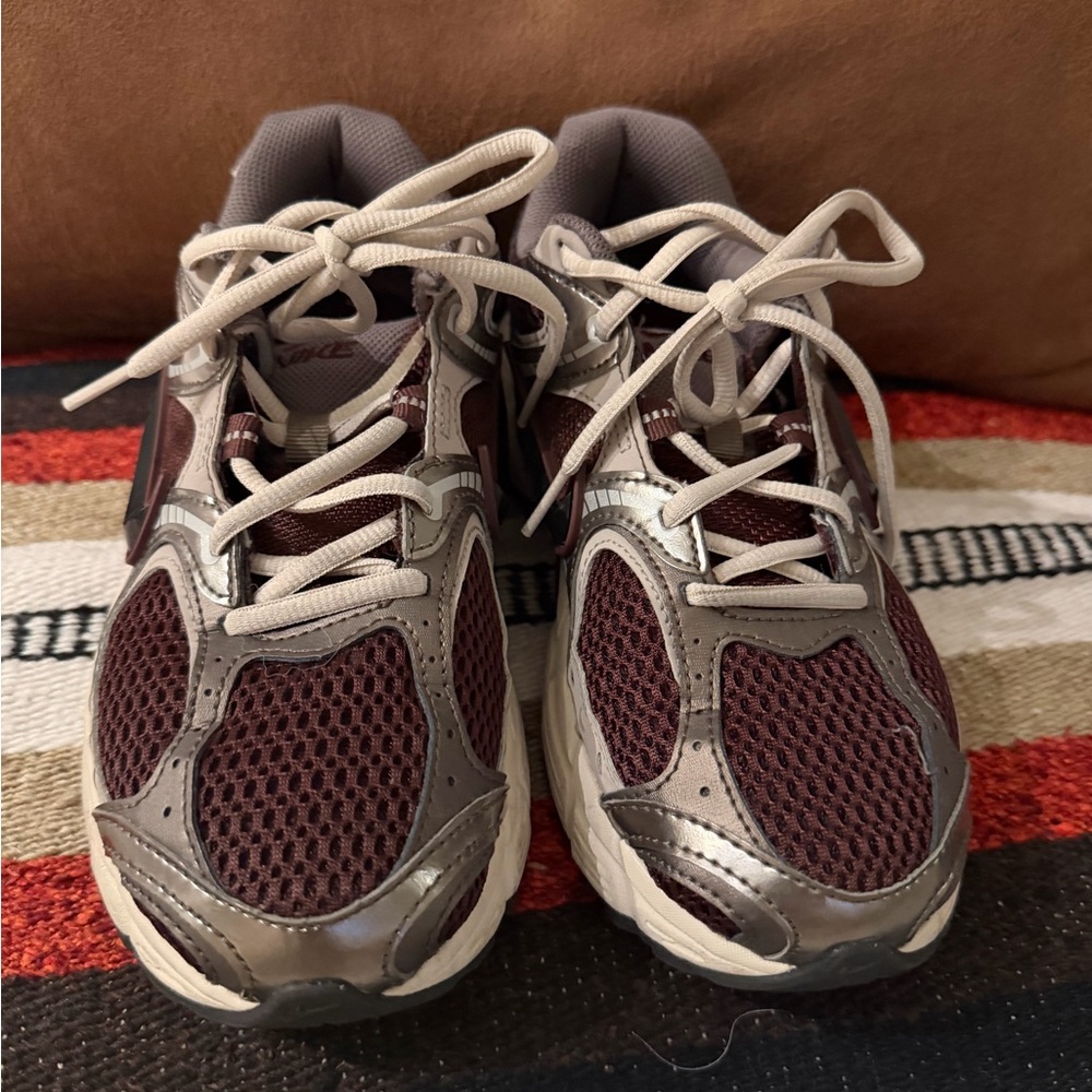 Nike Women's Maroon and Gray Sneakers